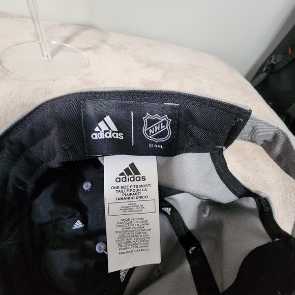 NHL Adidas Gray Rangers Cap. OSFM. - Picture 4 of 4